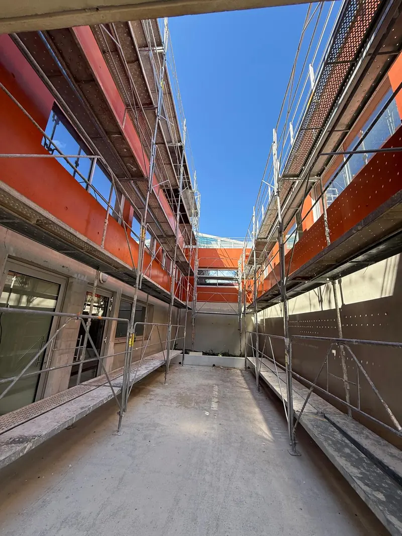 Échafaudages pour travaux de maçonnerie et gros œuvre